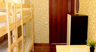 Гостиница Хостел «Надежда» Новосибирск Кровать в общем четырехместном номере для женщин-3